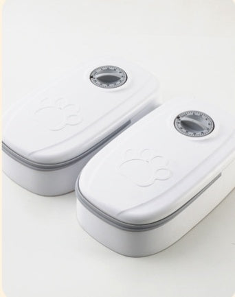 Automatic Pet Feeder - close-up of the stainless bowl