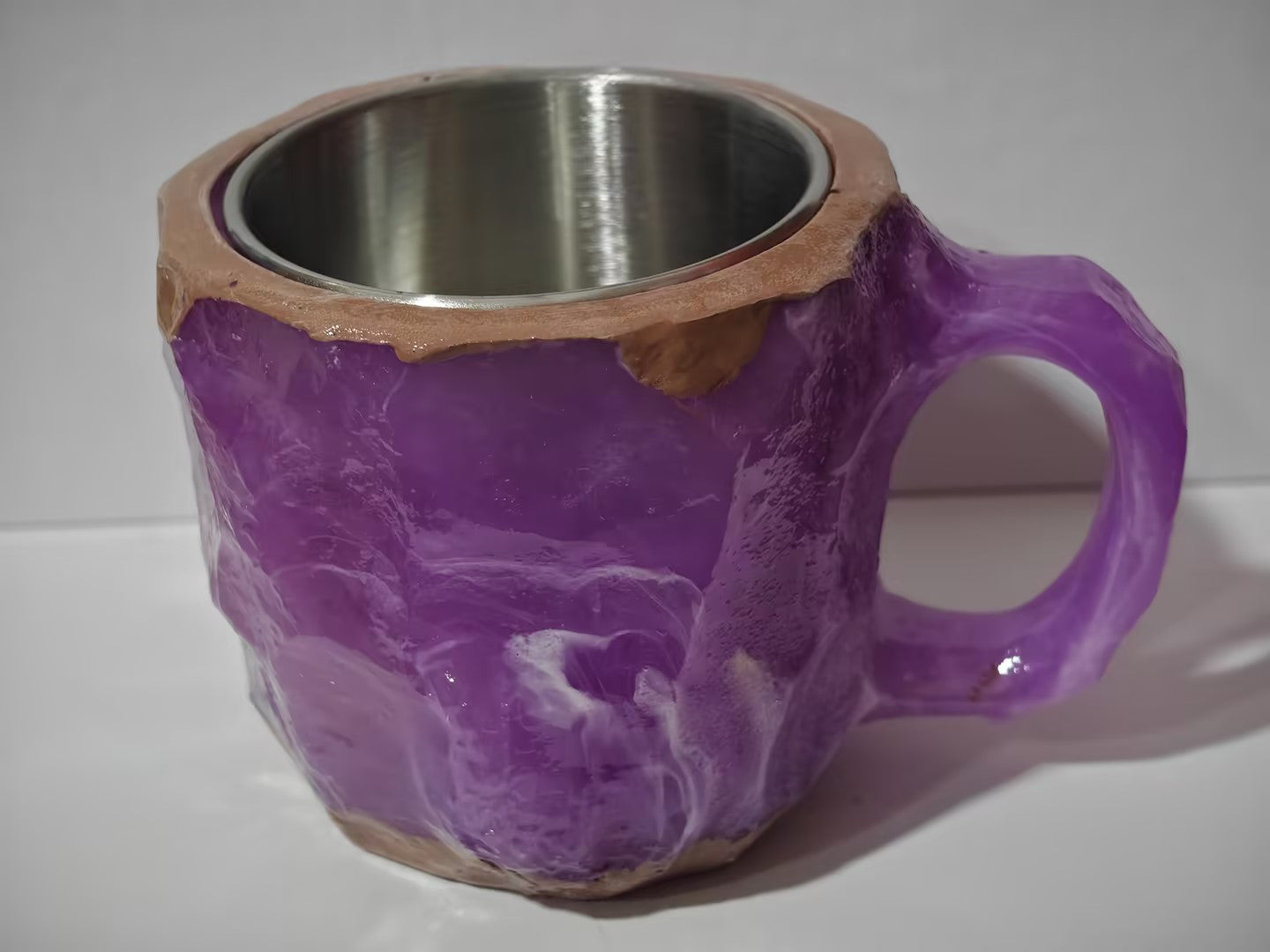 Crystal-Effect Resin Mug - detail of the sculpted body