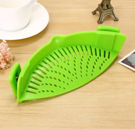 Silicone Clip-On Pot Strainer and Colander - clip attachment detail