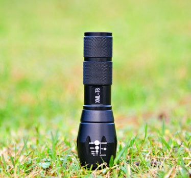 Outdoor Zoom LED Flashlight 4000LM T6 - zoom focus detail