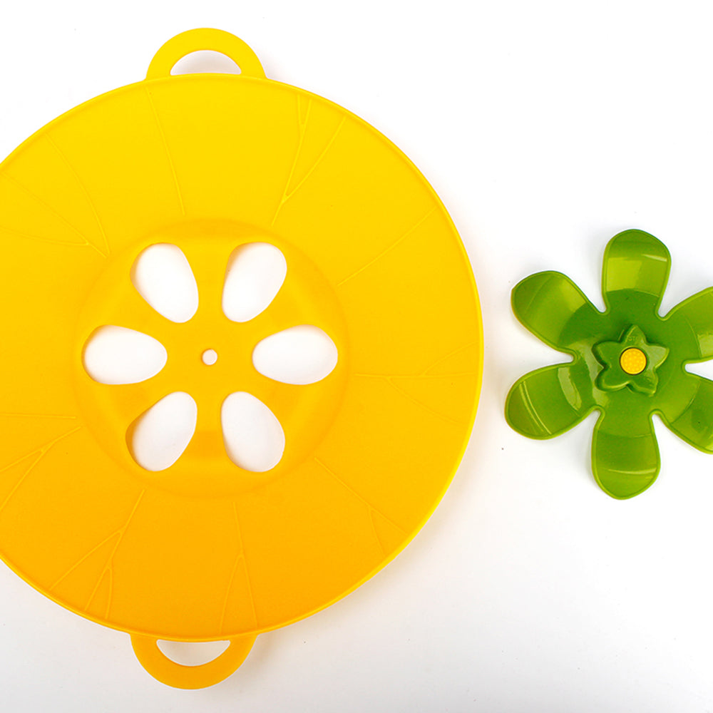 Silicone Spill-Proof Pot Cover - flexible material detail